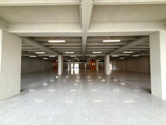 Oficina en arriendo en Olaya Herrera, Medellín, 1940 m² · foto 16 de 24