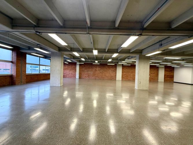 Oficina en arriendo en Olaya Herrera, Medellín, 1940 m² · foto 17 de 24