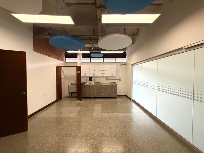 Oficina en arriendo en Olaya Herrera, Medellín, 1940 m² · foto 21 de 24