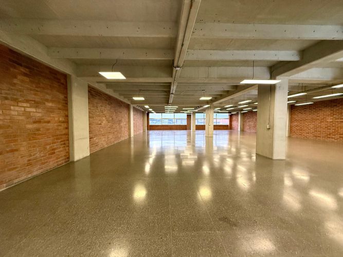 Oficina en arriendo en Olaya Herrera, Medellín, 1940 m² · foto 23 de 24