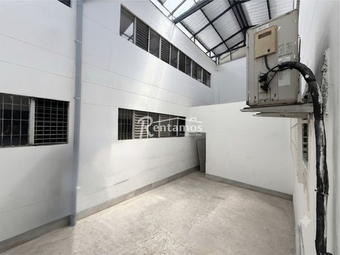 Local en arriendo en Perpetuo Socorro, Medellín, 62 m² · foto 2 de 20