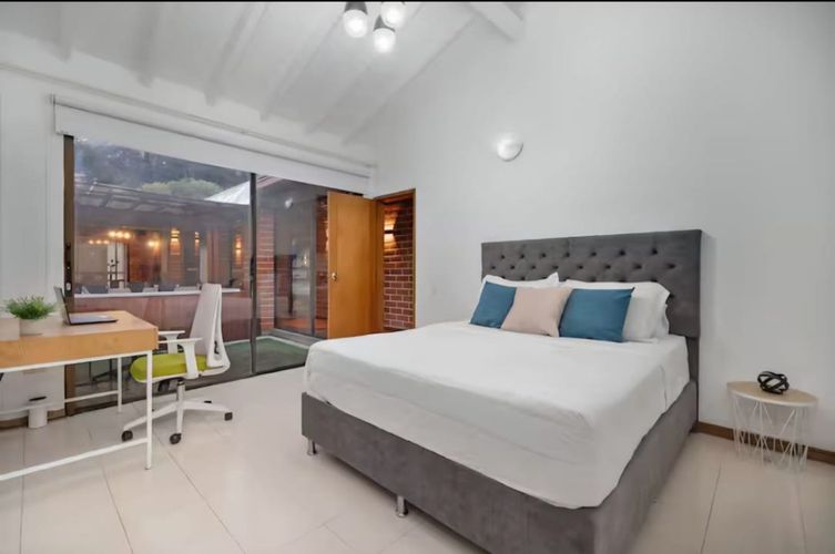 Casa de 4 alcobas en venta en El Campestre, Medellín, 253 m² · foto 13 de 16