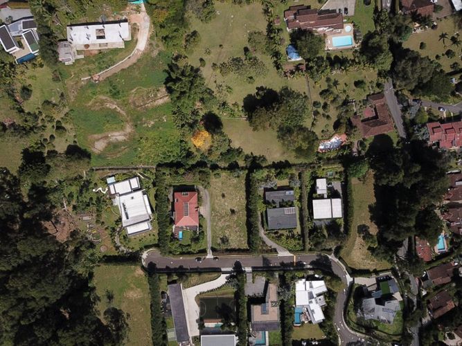 Lote en venta en El Chocho, Envigado, 1833 m² · foto 2 de 2