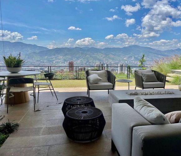 Casa de 4 alcobas en venta en Los Balsos, Medellín, 755 m² · foto 8 de 8