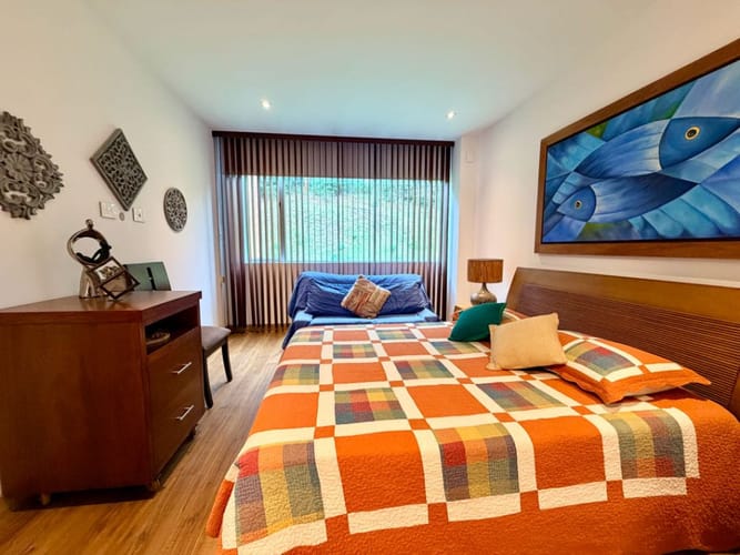 Casa de 3 alcobas en venta en Loma Del Escobero, Envigado, 315 m² · foto 10 de 16
