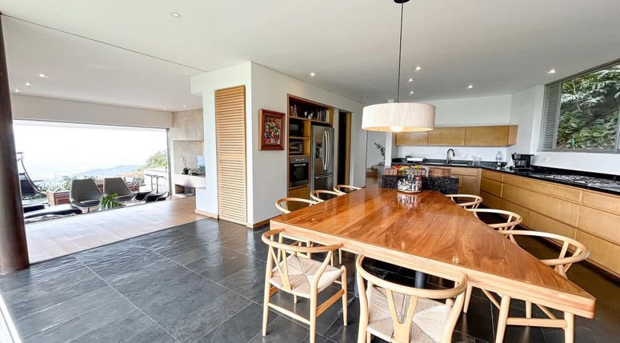 Casa de 3 alcobas en venta en Las Palmas, Medellín · foto 2 de 5