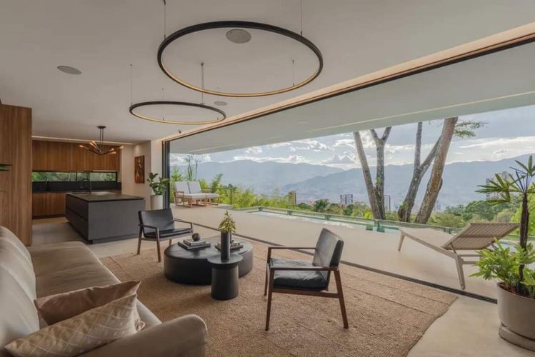 Casa de 4 alcobas en venta en Los Balsos, Medellín, 844 m² · foto 6 de 14