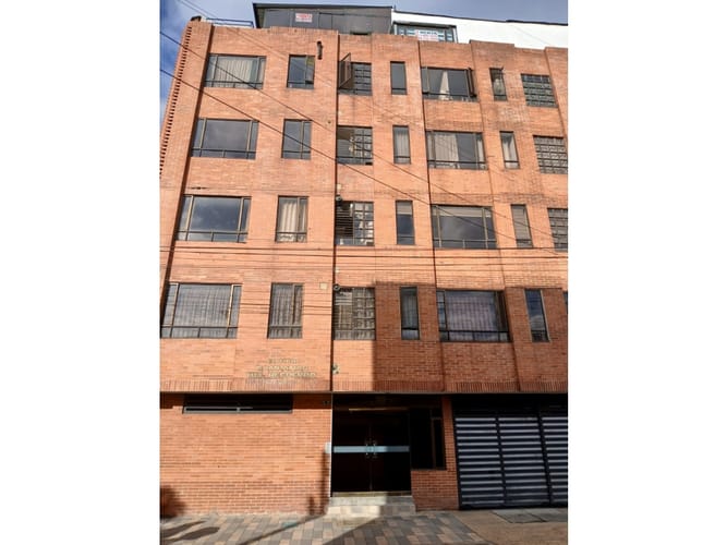Apartamento de 3 alcobas en venta en El Recuerdo, Bogotá, 134 m² · foto 2 de 24
