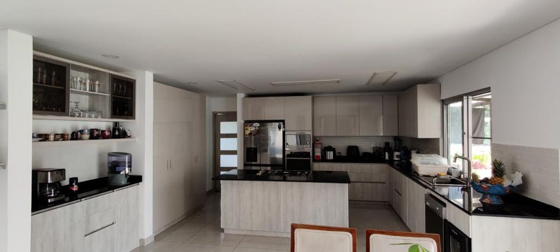 Casa de 4 alcobas en venta en Porerito, Jamundí, 290 m² · foto 5 de 24