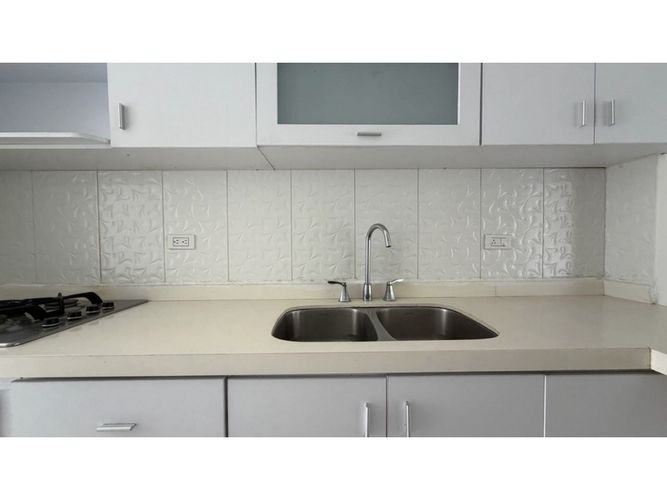 Apartamento de 3 alcobas en venta en Ciudad Jardin, Cali, 137 m² · foto 16 de 24