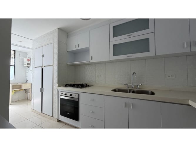 Apartamento de 3 alcobas en venta en Ciudad Jardin, Cali, 137 m² · foto 13 de 24