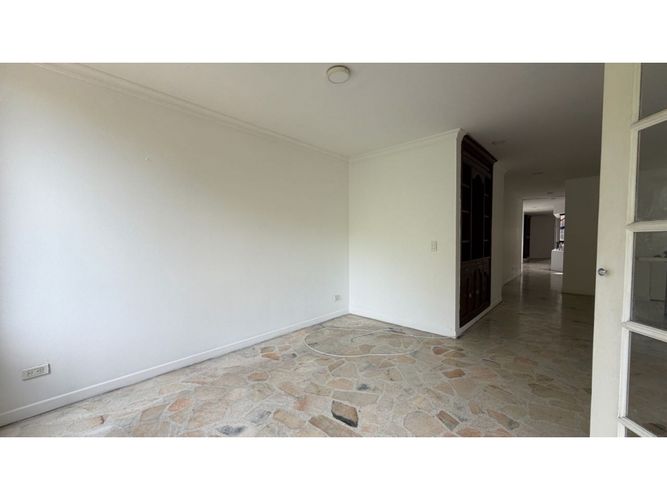 Apartamento de 3 alcobas en venta en Ciudad Jardin, Cali, 137 m² · foto 12 de 24