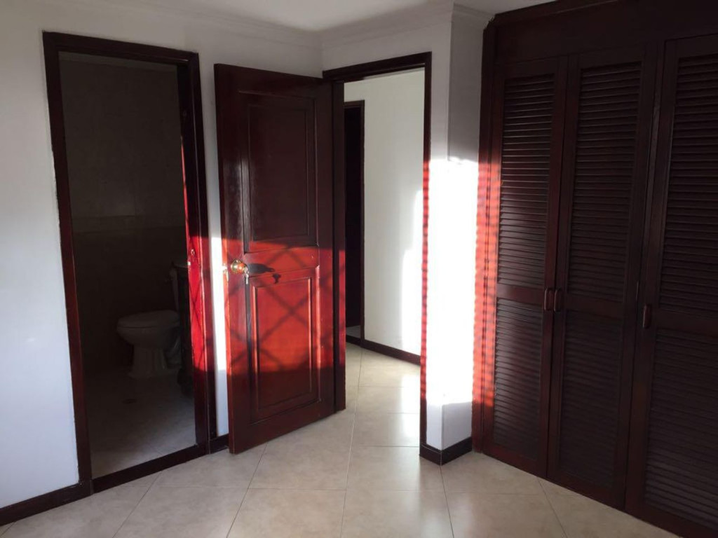 Apartamento en venta en Pontevedra, Bogotá · foto 8 de 15