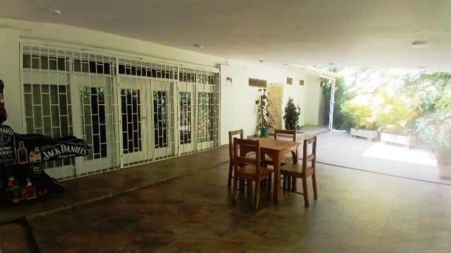 Casa de 5 alcobas en venta en El Saladito, Cali, 360 m² · foto 2 de 24