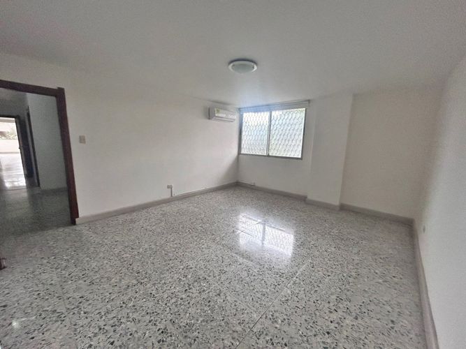 Apartamento de 3 alcobas en venta en Altos Del Prado, Barranquilla, 253 m² · foto 5 de 24