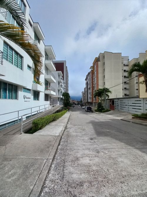 Apartamento de 3 alcobas en venta en Piedra Pintada, Ibagué, 92 m² · foto 2 de 22