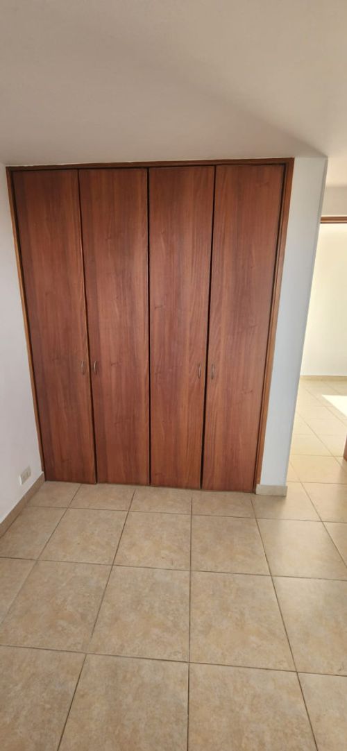Apartamento de 4 alcobas en arriendo en Los Balsos, Medellín, 151 m² · foto 10 de 20