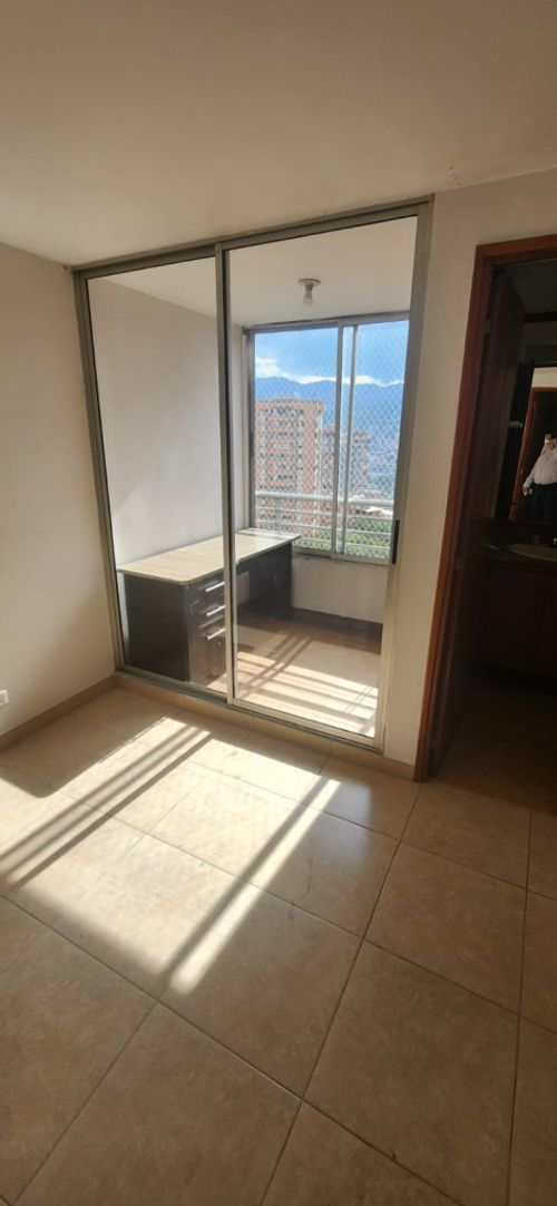 Apartamento de 4 alcobas en arriendo en Los Balsos, Medellín, 151 m² · foto 14 de 20