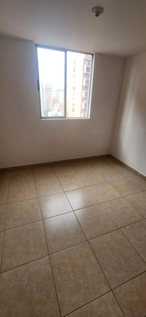 Apartamento de 4 alcobas en arriendo en Los Balsos, Medellín, 151 m² · foto 19 de 20