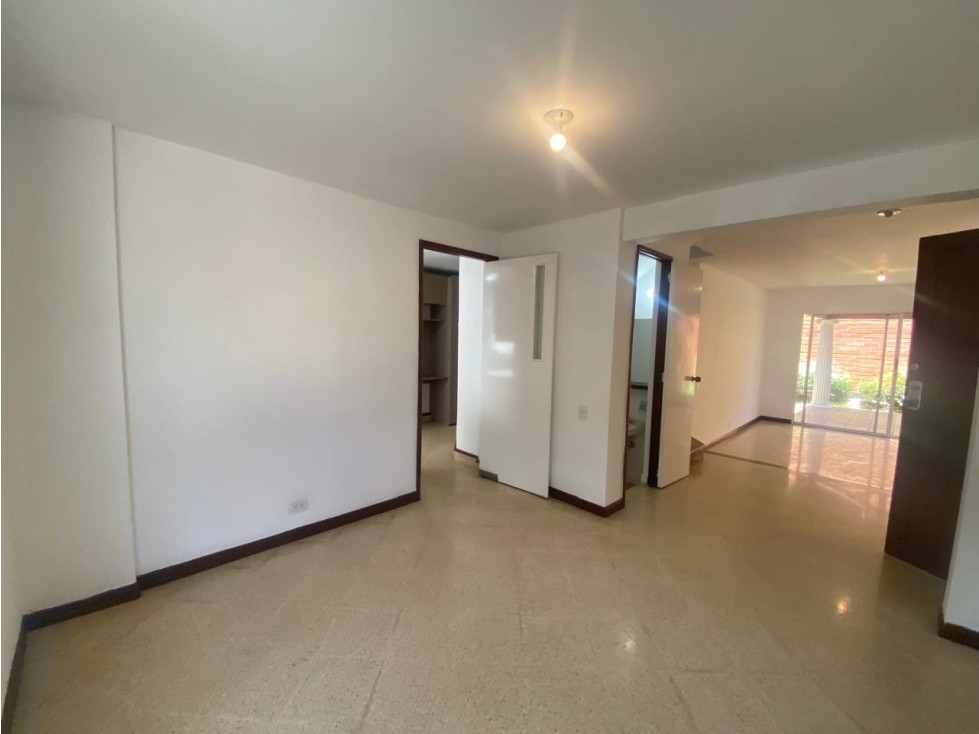 Casa en arriendo en La Candelaria, Medellín · foto 6 de 24