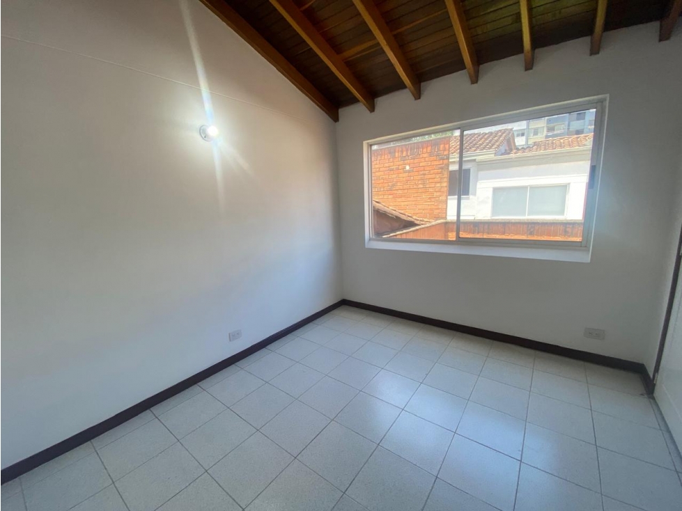 Casa en arriendo en La Candelaria, Medellín · foto 8 de 24