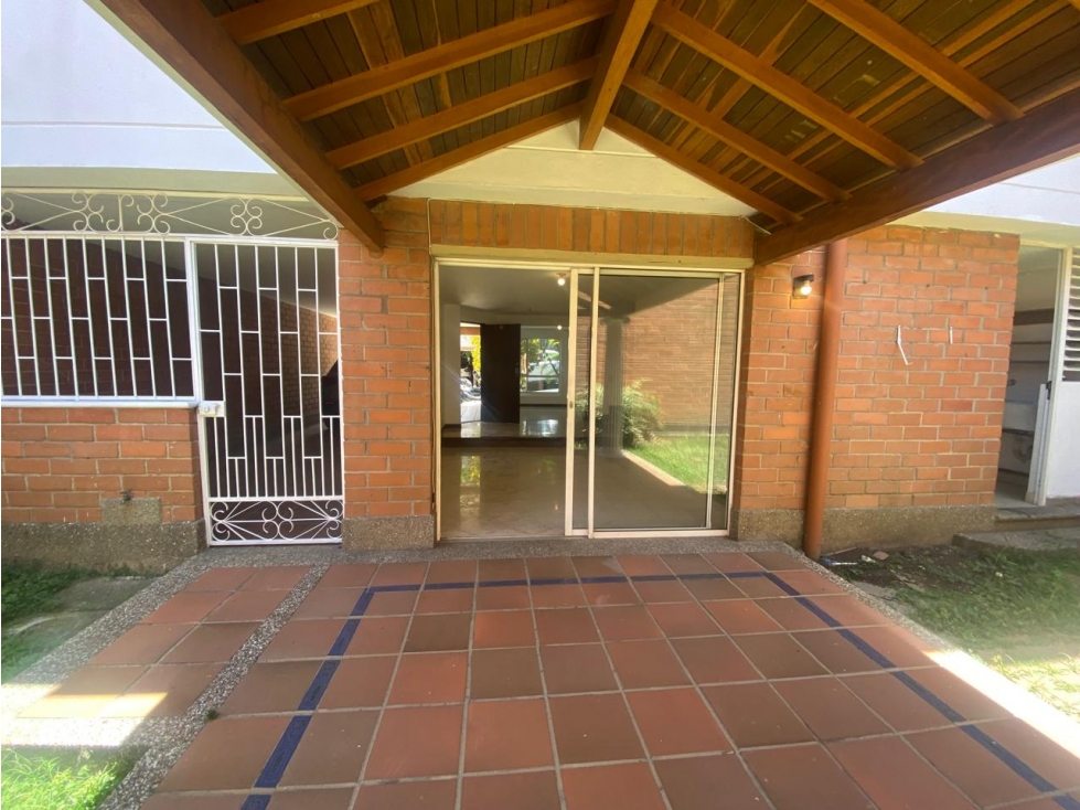 Casa en arriendo en La Candelaria, Medellín · foto 23 de 24