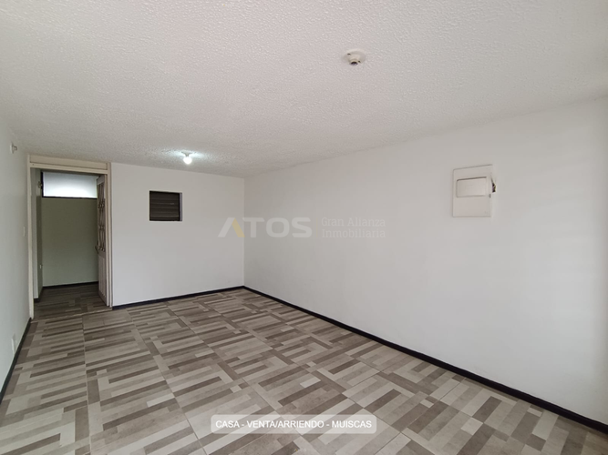 Casa de 4 alcobas en venta en Los Muiscas, Tunja, 211 m² · foto 2 de 24