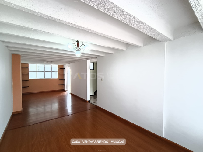 Casa de 4 alcobas en venta en Los Muiscas, Tunja, 211 m² · foto 5 de 24