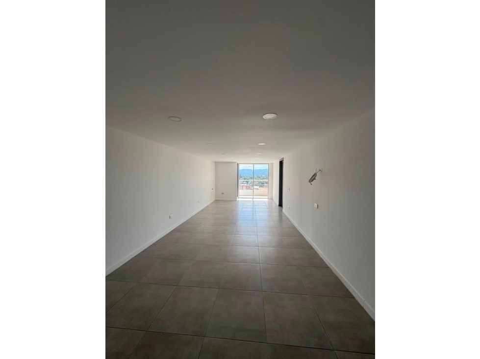 Apartamento en arriendo en Rionegro · foto 3 de 13