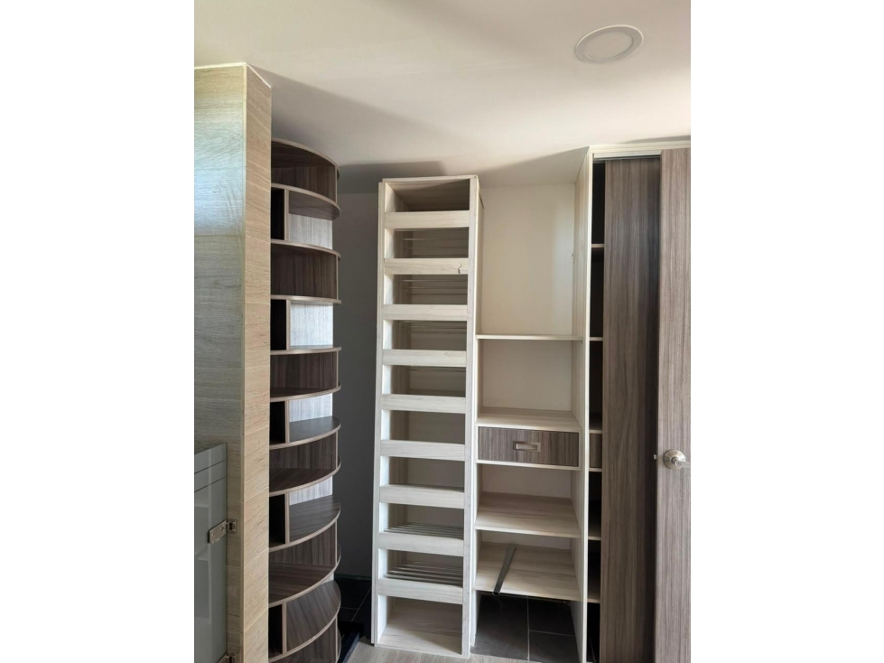 Apartamento en arriendo en Rionegro · foto 4 de 13