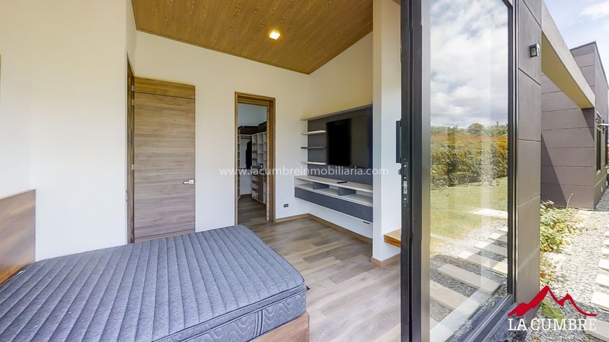 Casa de 3 alcobas en arriendo en Llano Grande, Rionegro, 540 m² · foto 5 de 24