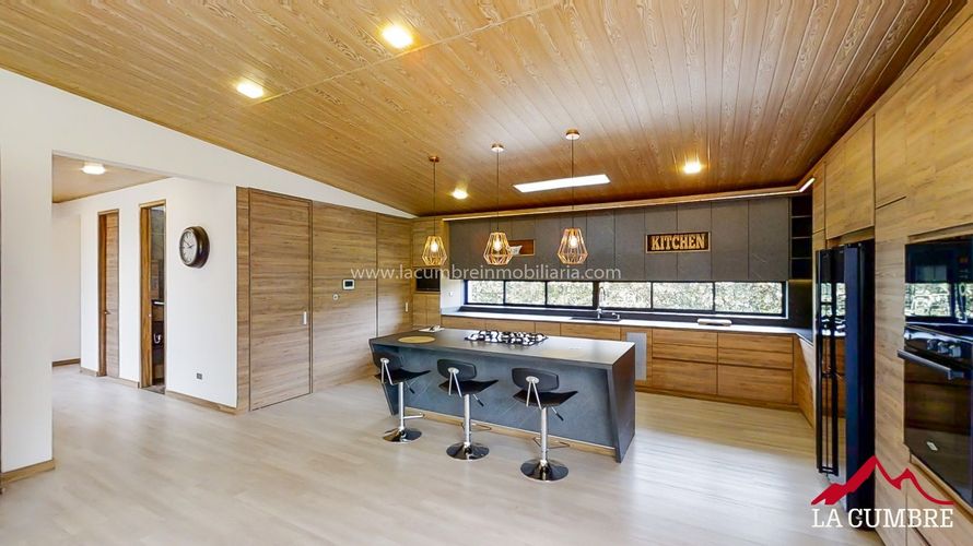 Casa de 3 alcobas en arriendo en Llano Grande, Rionegro, 540 m² · foto 3 de 24