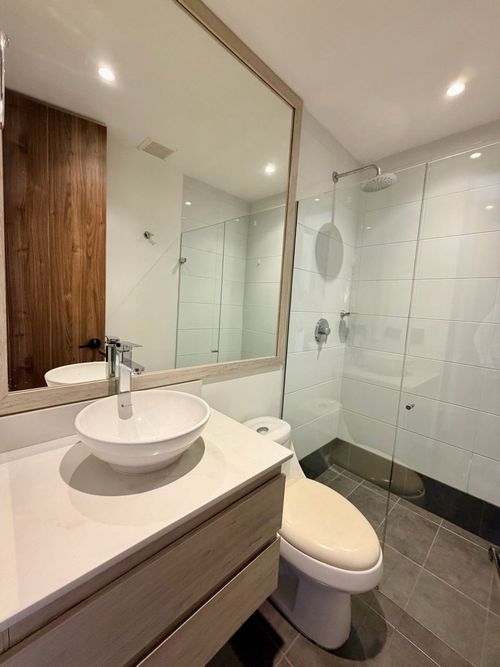 Apartamento de 2 alcobas en venta en Castropol, Medellín, 150 m² · foto 10 de 14