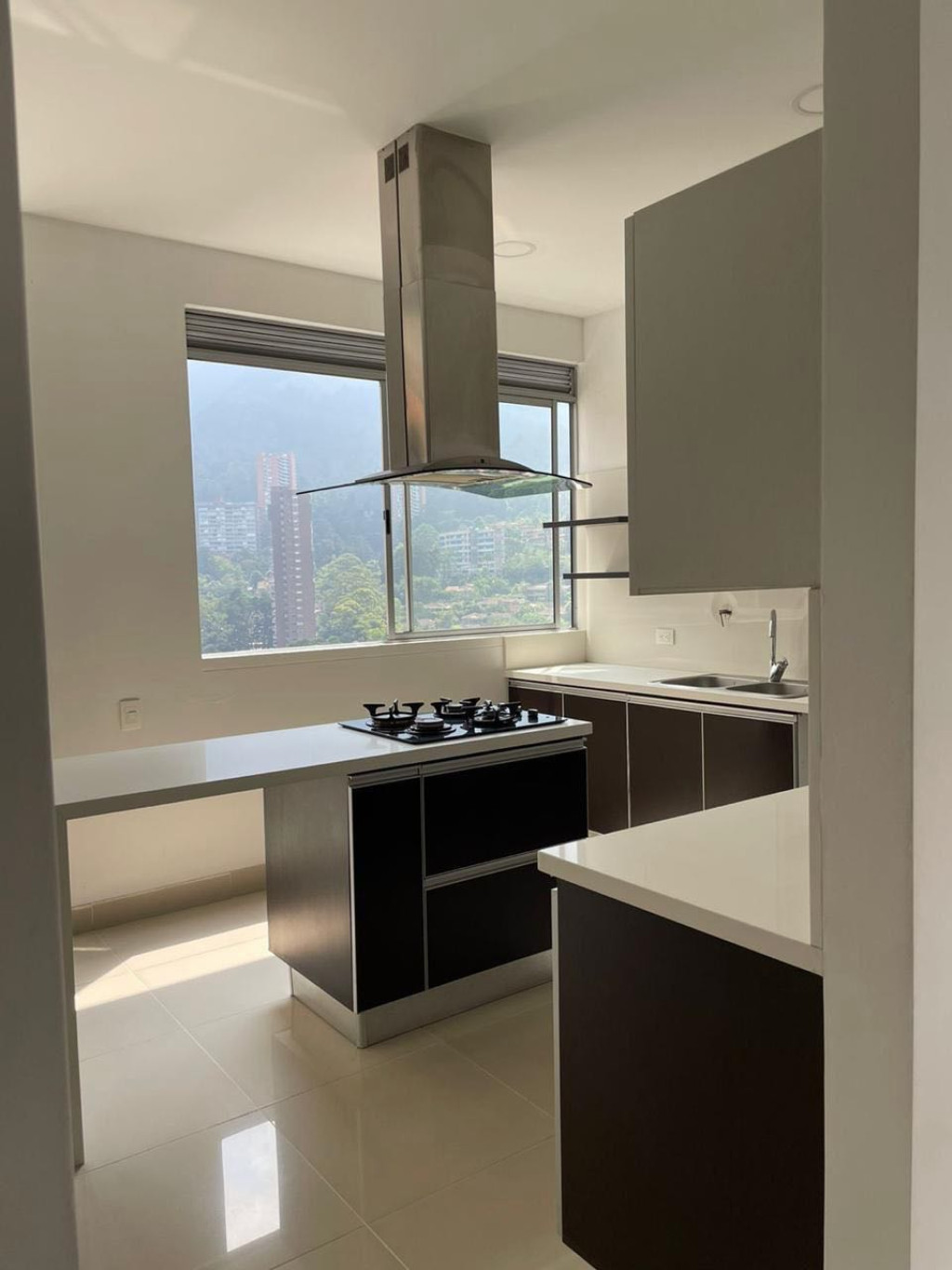 Apartamento en venta en El Tesoro, Medellín · foto 2 de 7
