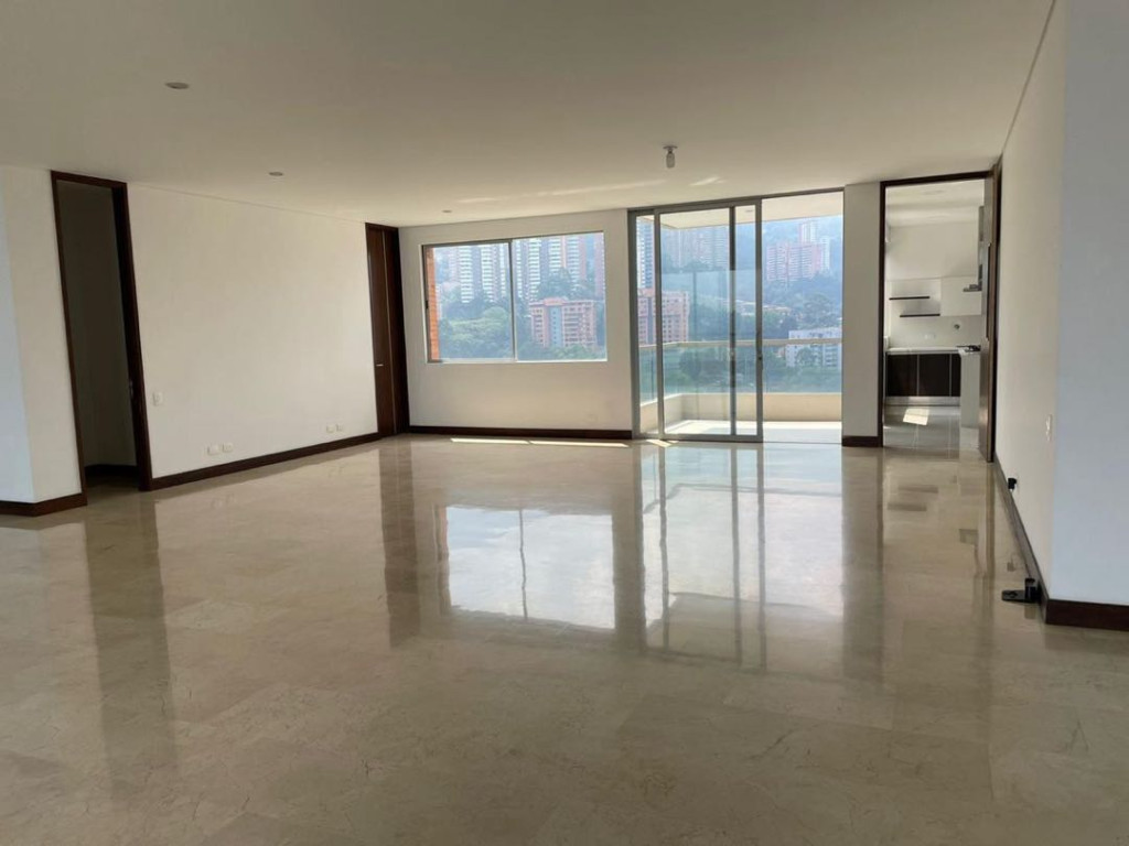 Apartamento en venta en El Tesoro, Medellín · foto 3 de 7