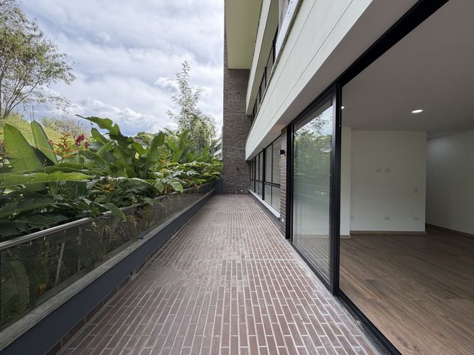 Apartamento de 3 alcobas en venta en Loma Del Escobero, Envigado, 163 m² · foto 5 de 19