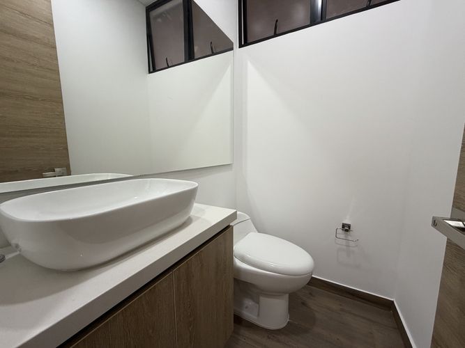 Apartamento de 3 alcobas en venta en Loma Del Escobero, Envigado, 163 m² · foto 8 de 19