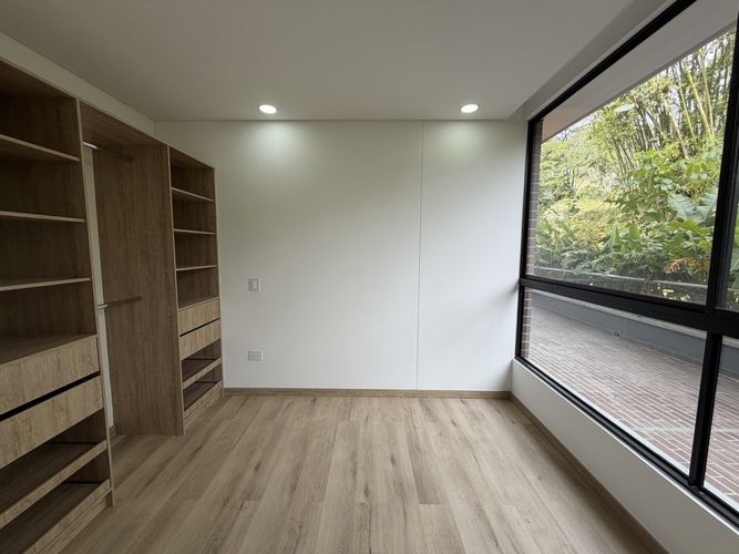 Apartamento de 3 alcobas en venta en Loma Del Escobero, Envigado, 163 m² · foto 10 de 19