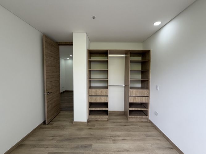 Apartamento de 3 alcobas en venta en Loma Del Escobero, Envigado, 163 m² · foto 11 de 19