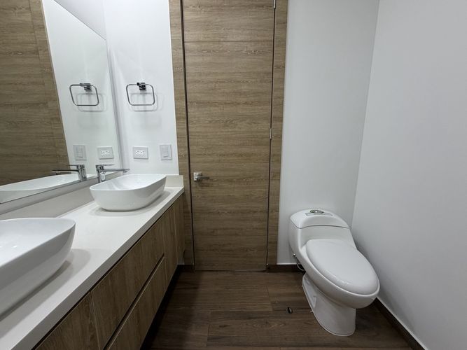 Apartamento de 3 alcobas en venta en Loma Del Escobero, Envigado, 163 m² · foto 17 de 19