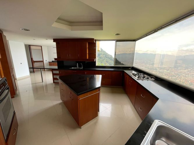 Casa de 3 alcobas en venta en Las Palmas, Medellín · foto 3 de 9