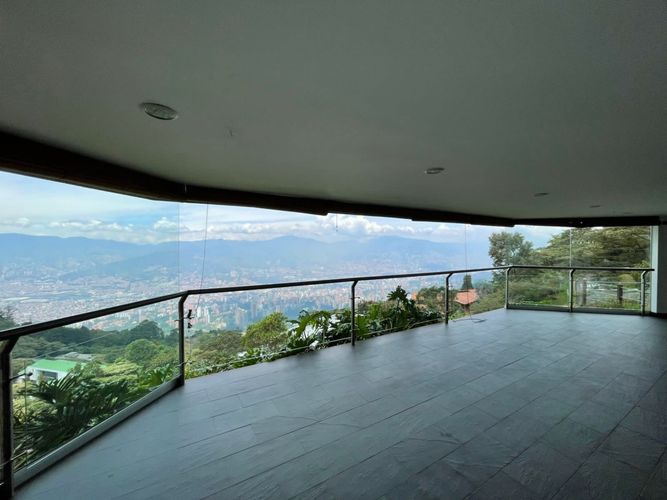 Casa de 3 alcobas en venta en Las Palmas, Medellín · foto 5 de 9