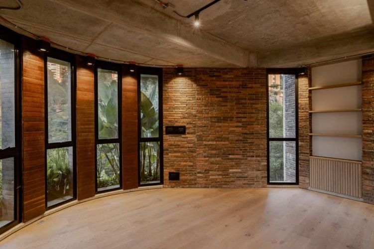 Apartamento de 2 alcobas en venta en El Tesoro, Medellín, 203 m² · foto 2 de 15