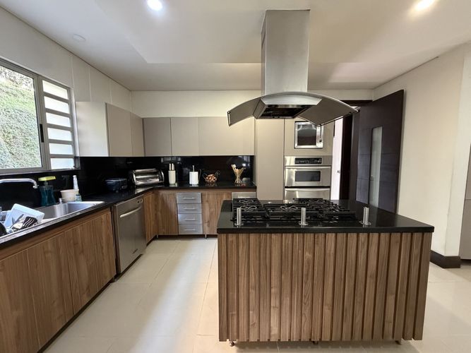 Casa de 5 alcobas en venta en Aves Maria, Sabaneta, 470 m² · foto 6 de 24