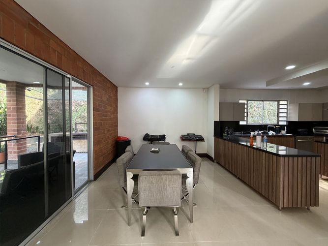 Casa de 5 alcobas en venta en Aves Maria, Sabaneta, 470 m² · foto 8 de 24