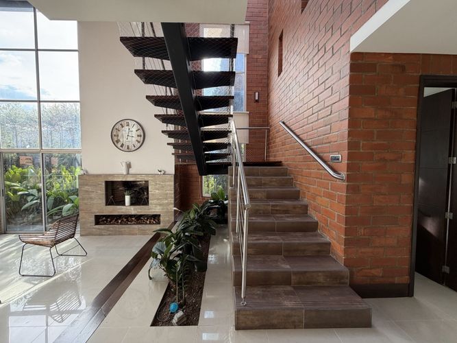 Casa de 5 alcobas en venta en Aves Maria, Sabaneta, 470 m² · foto 12 de 24