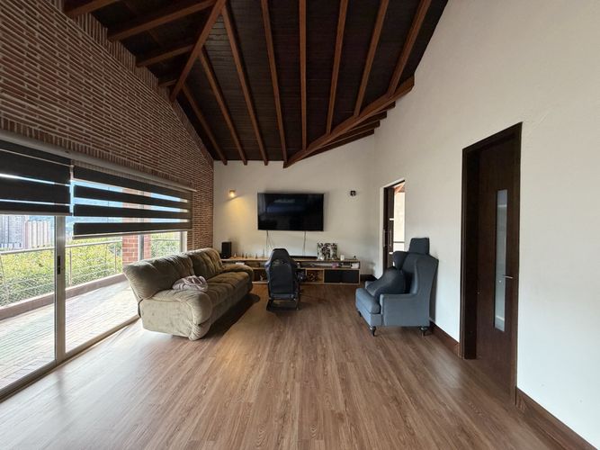 Casa de 5 alcobas en venta en Aves Maria, Sabaneta, 470 m² · foto 15 de 24