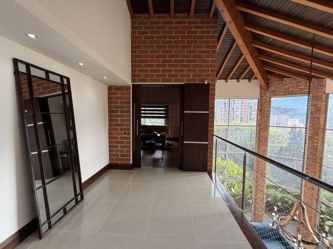 Casa de 5 alcobas en venta en Aves Maria, Sabaneta, 470 m² · foto 18 de 24