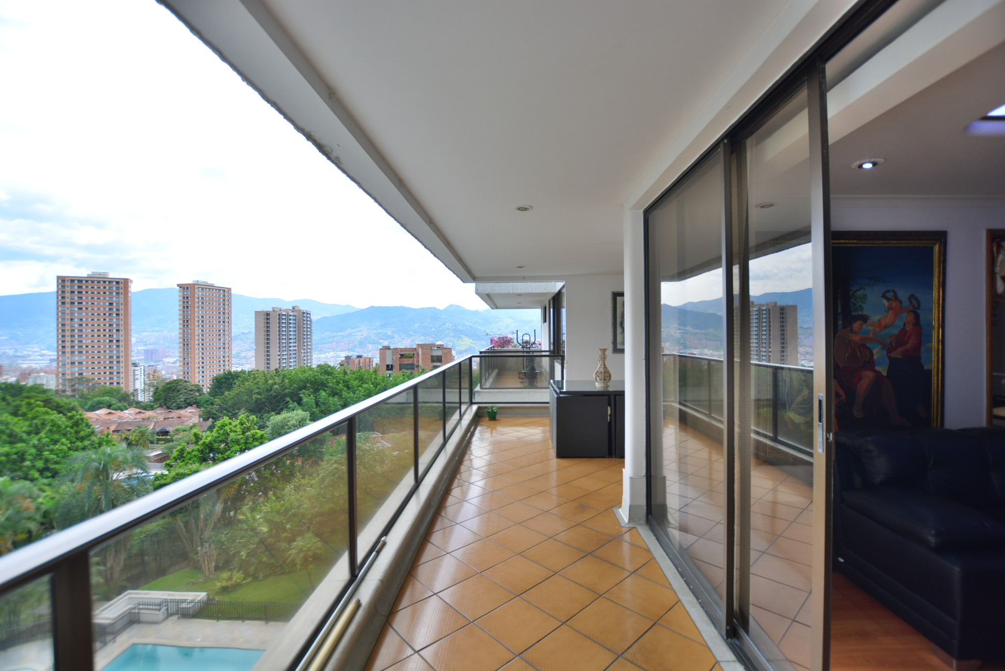 Apartamento en venta en El Poblado, Medellín · foto 6 de 24