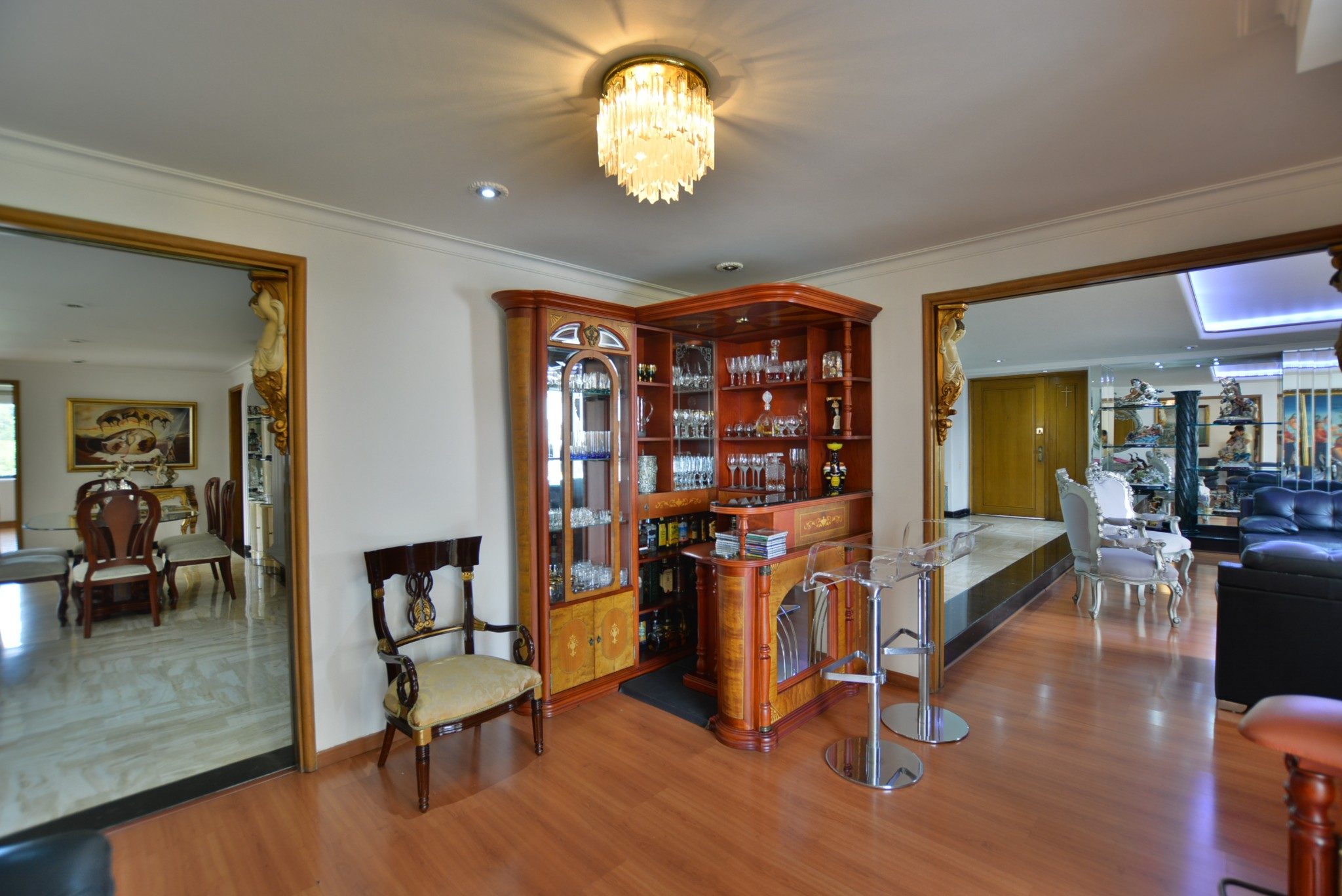 Apartamento en venta en El Poblado, Medellín · foto 5 de 24